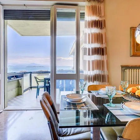 Desenzanoloft Un Tuffo Nel Lago Apartment Desenzano del Garda